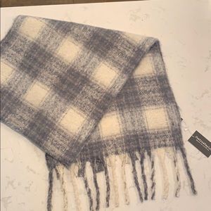 Women’s Shall Wrap